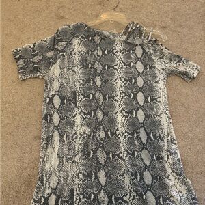 Size small cross open shoulder snake print